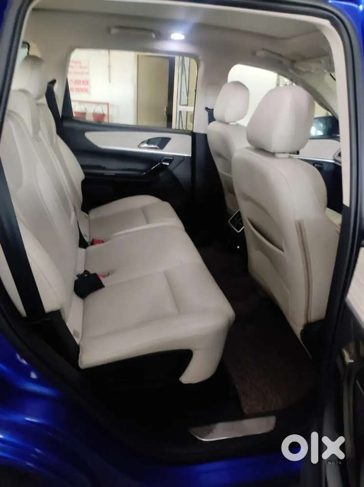 Mahindra Xuv700 2022 Petrol 47500 Km Driven