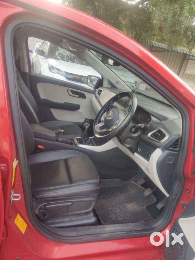 Tata Altroz Xz Plus (o) (s) Icng, 2023, Petrol