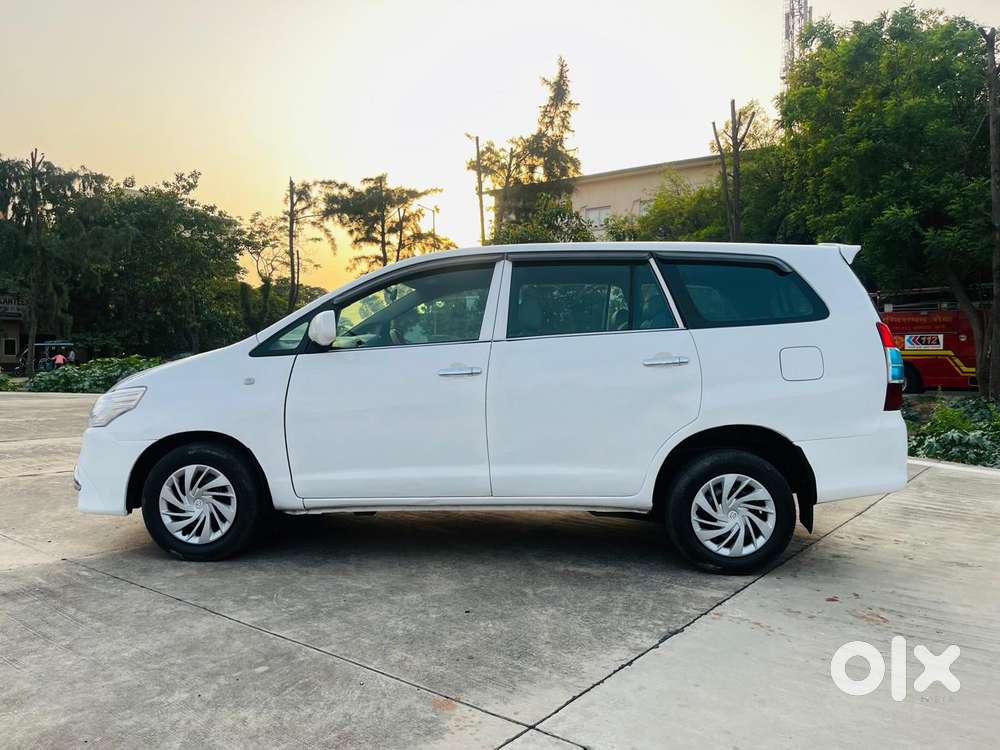 Toyota Innova 2.5 G (diesel) 8 Seater Bs Iv, 2016, Diesel
