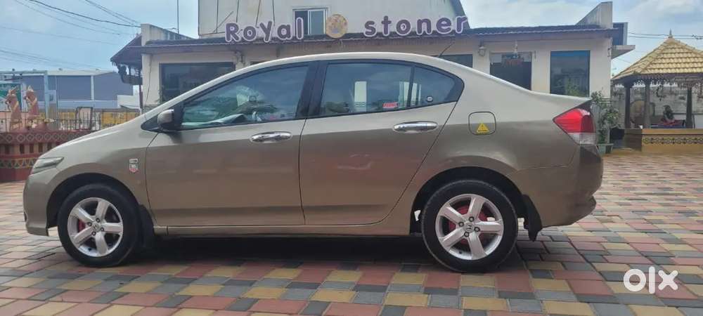 Automatic Car, Full Condition, New Tyre,ac Working, Insurance Live,