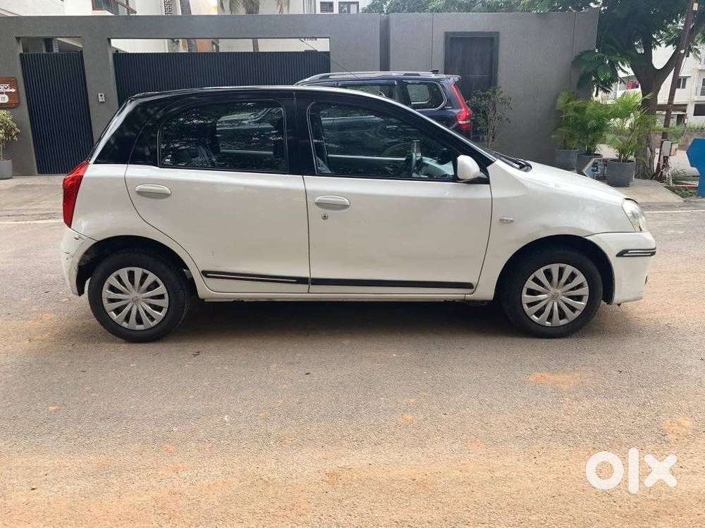 Toyota Etios Liva G, 2011, Petrol