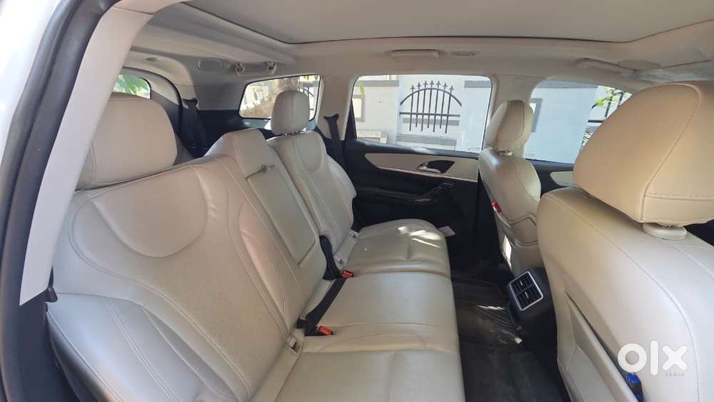 Mahindra Xuv700 2.0 Ax 7 Petrol At Str, 2023, Petrol