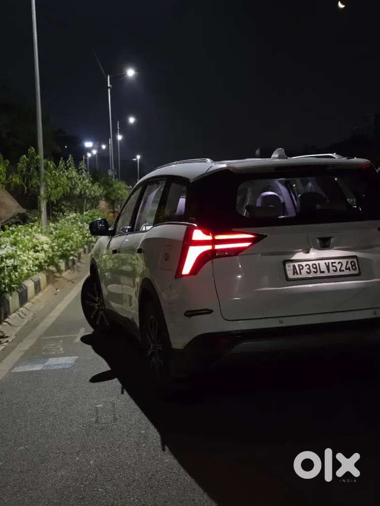 Xuv700 Ax7l Automatic. First Owner, Doctor Driven. Petrol - Like New.