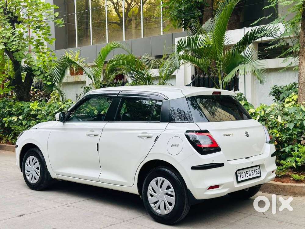 Maruti Suzuki Swift Vxi + Manual, 2025, Petrol