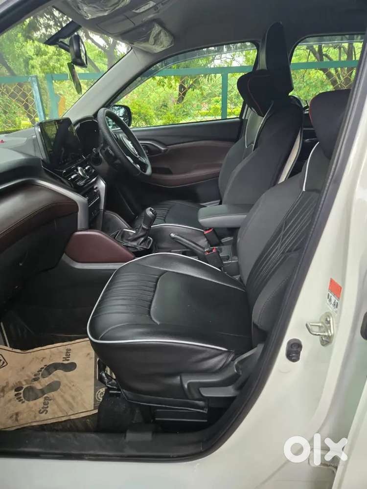 Maruti Suzuki Grand Vitara 2024 Petrol