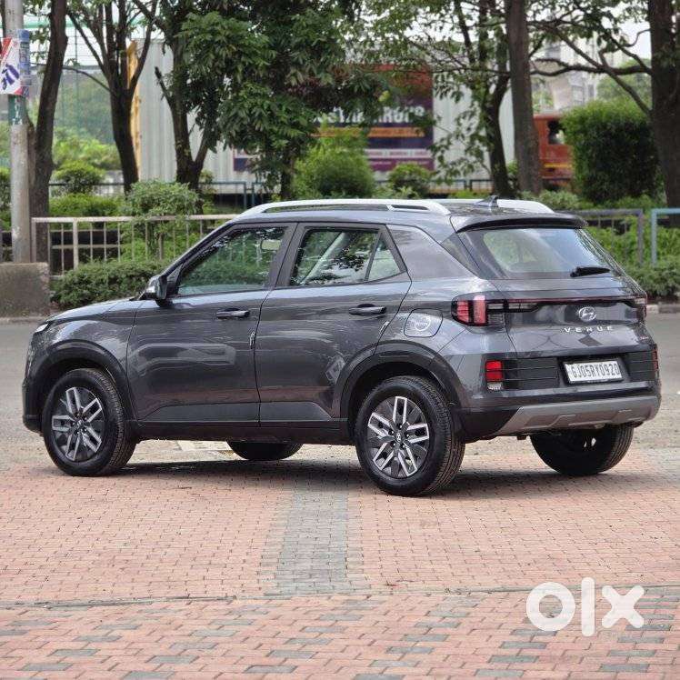 Hyundai Venue 1.0 S (o) Turbo Dct, 2024, Petrol