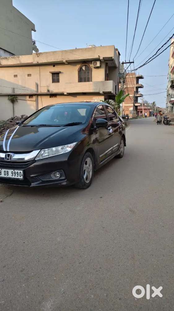 Honda City 2014 Diesel Good Condition With Sunroof