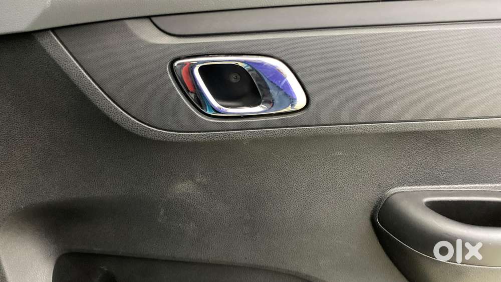 Renault Kwid 2019-ongoing 1.0 Rxt Amt (o), 2020, Petrol