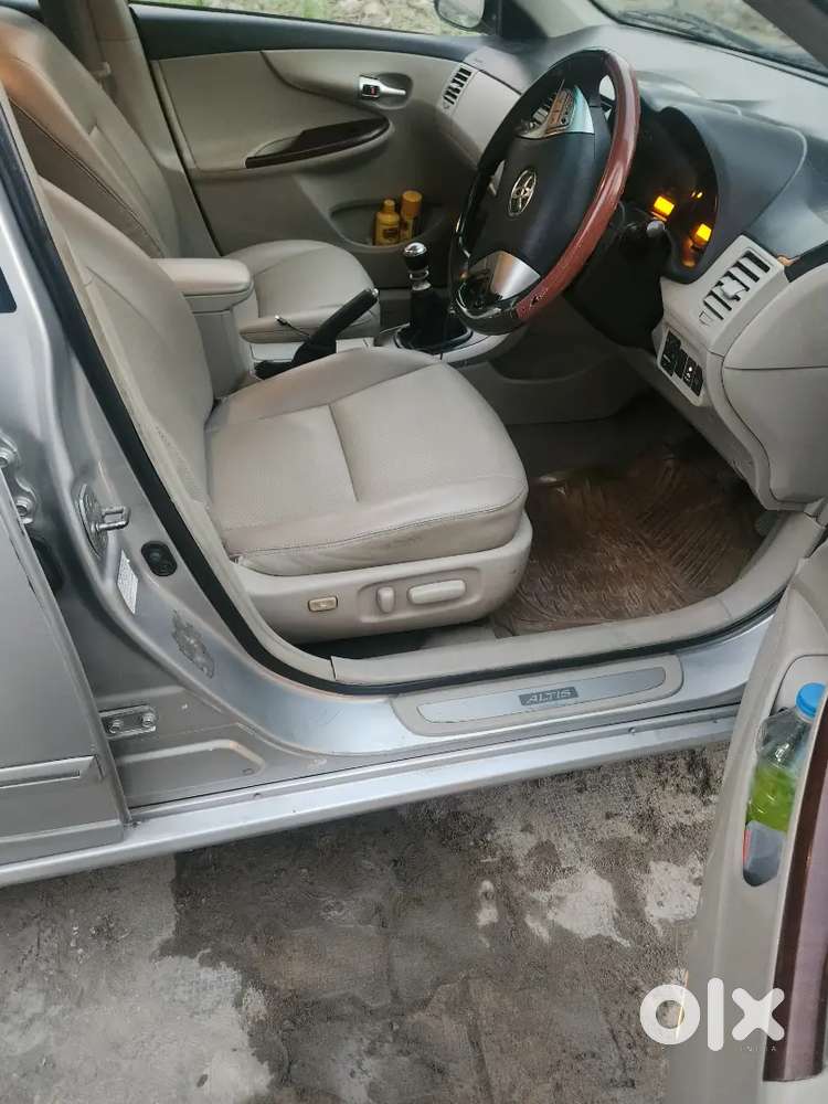Toyota Corolla Altis 2011