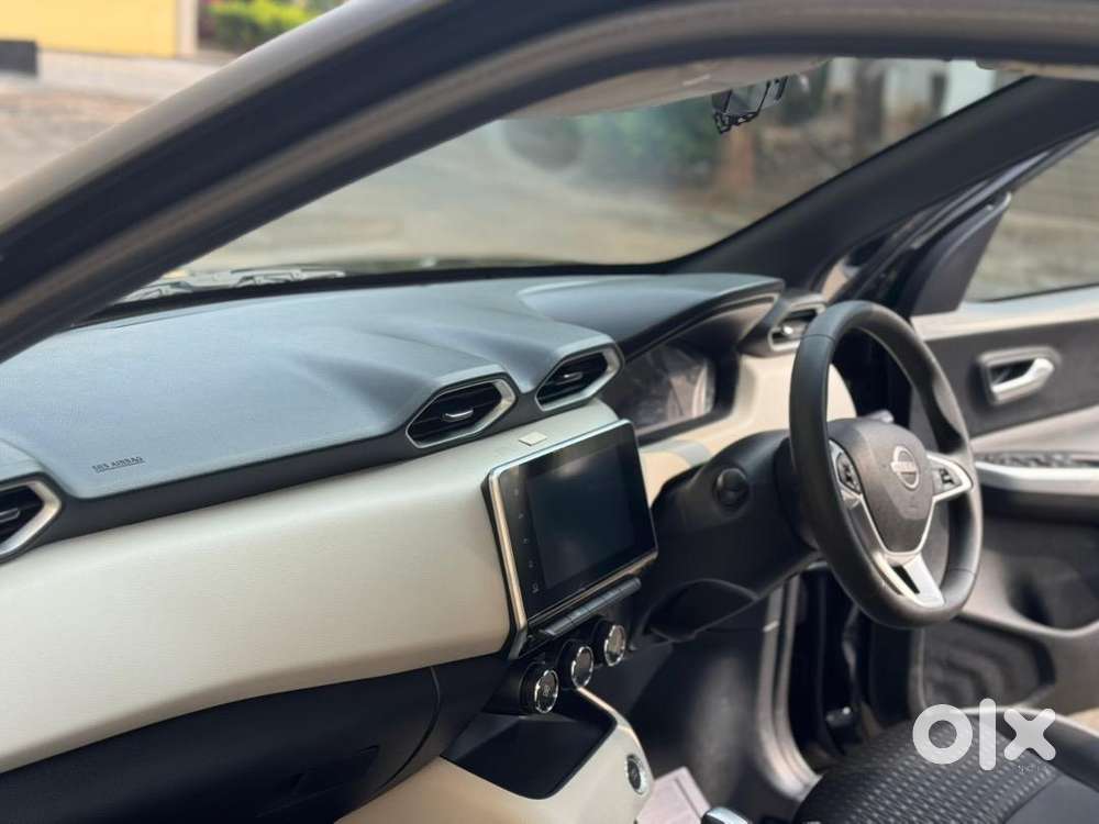 Nissan Magnite 15000 Km Automatic Xv