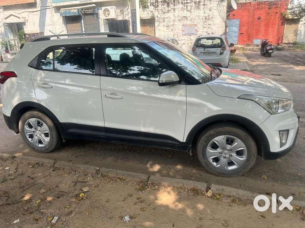 Hyundai Manual Petrol 2017