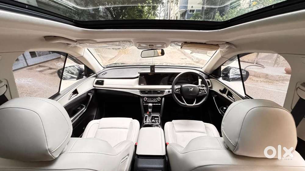 Mahindra Xuv700 Ax7 Luxury Pack Awd, 2024, Diesel