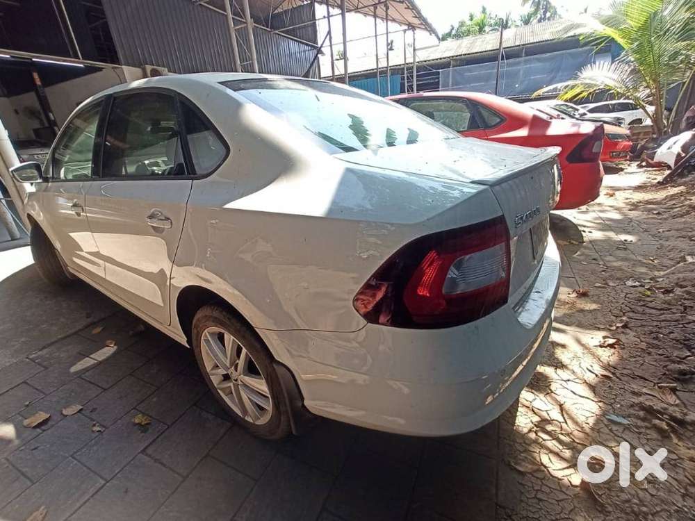 Skoda Rapid Style At 1.6 Mpi