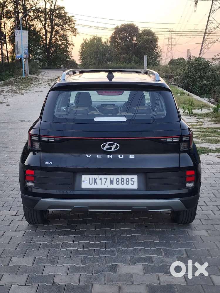 Hyundai Venue Sx Push Button Stat Dono Chabi Full Insurance Sunroof