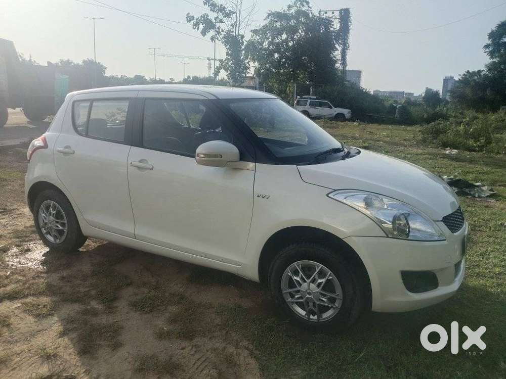 Maruti Suzuki Swift Vxi + Manual, 2014, Cng & Hybrids