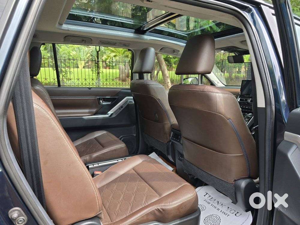 Toyota Innova Hycross 2.0 Zx (o) Hybrid 7 Str, 2025, Petrol