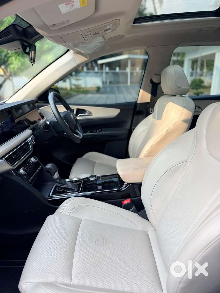 Mahindra Xuv700 2.2 Ax 7 Diesel At Luxury Pack Str, 2023, Diesel