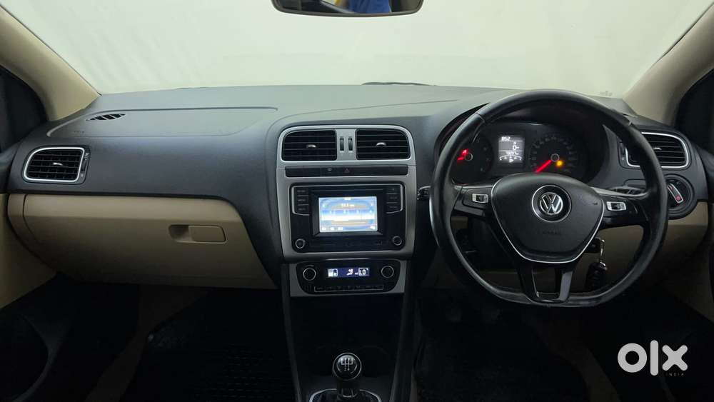 Volkswagen Polo Petrol Highline 1.2l, 2016, Petrol