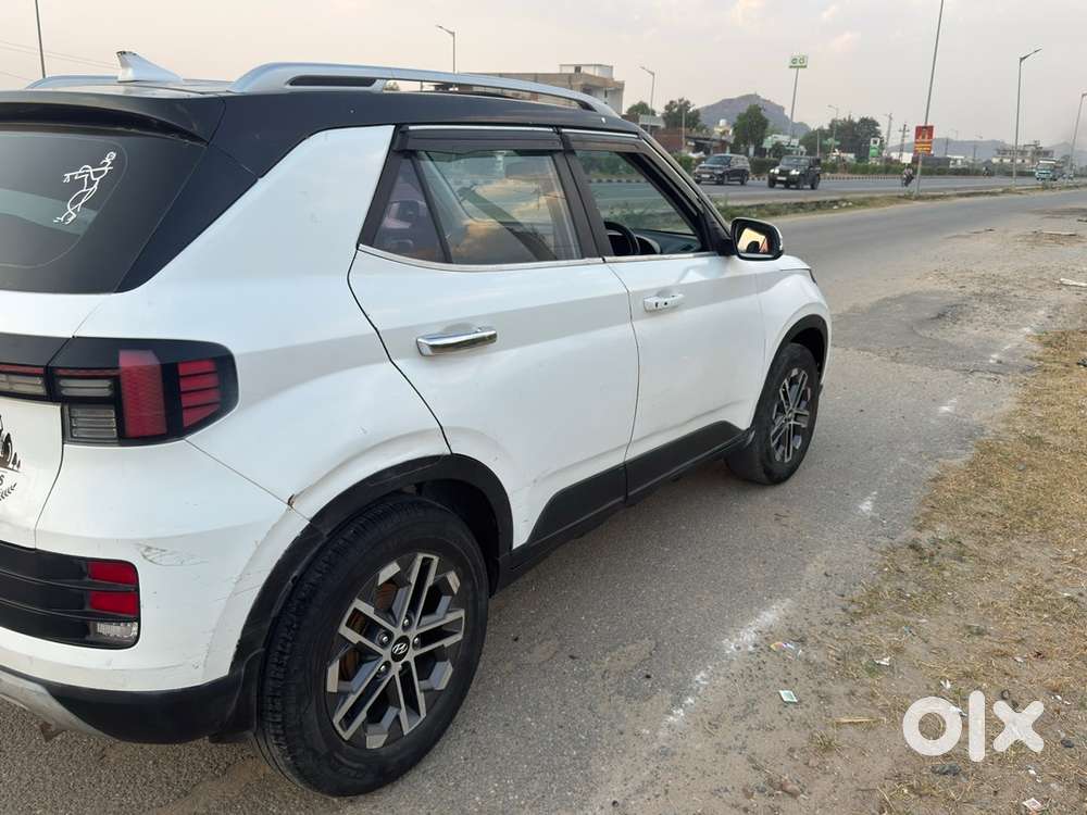 Hyundai Venue Petrol 2023