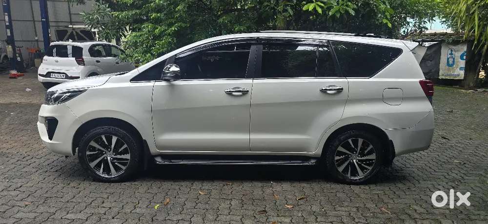 Toyota Innova Crysta 2022 Diesel Well Maintained
