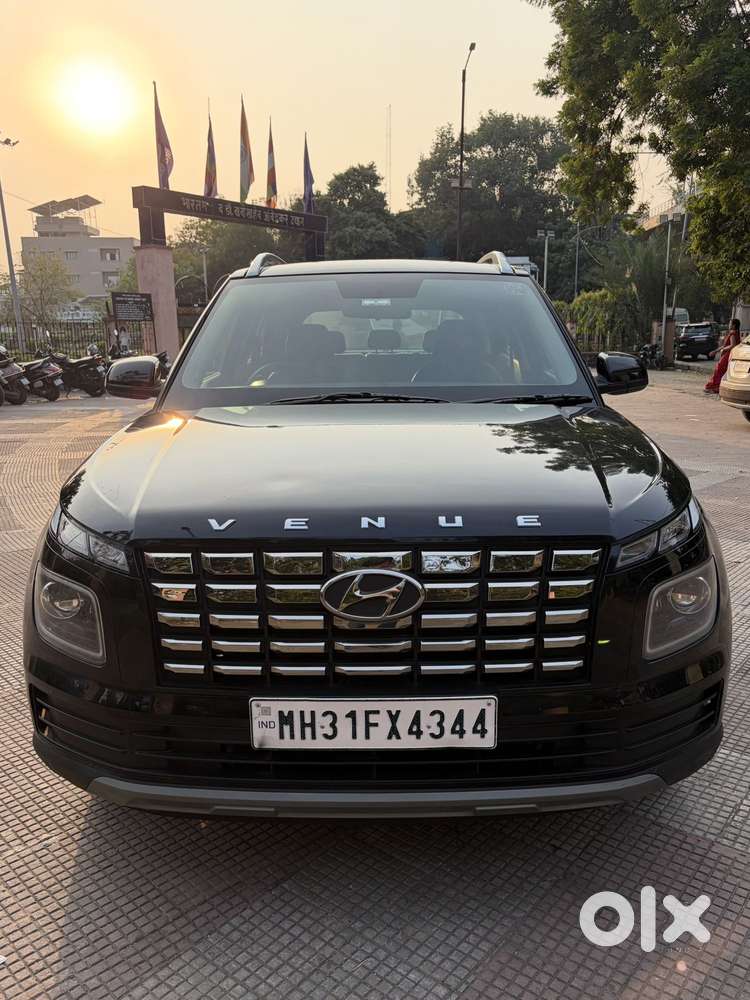 Hyundai Venue 1.2 S (o), 2024, Petrol