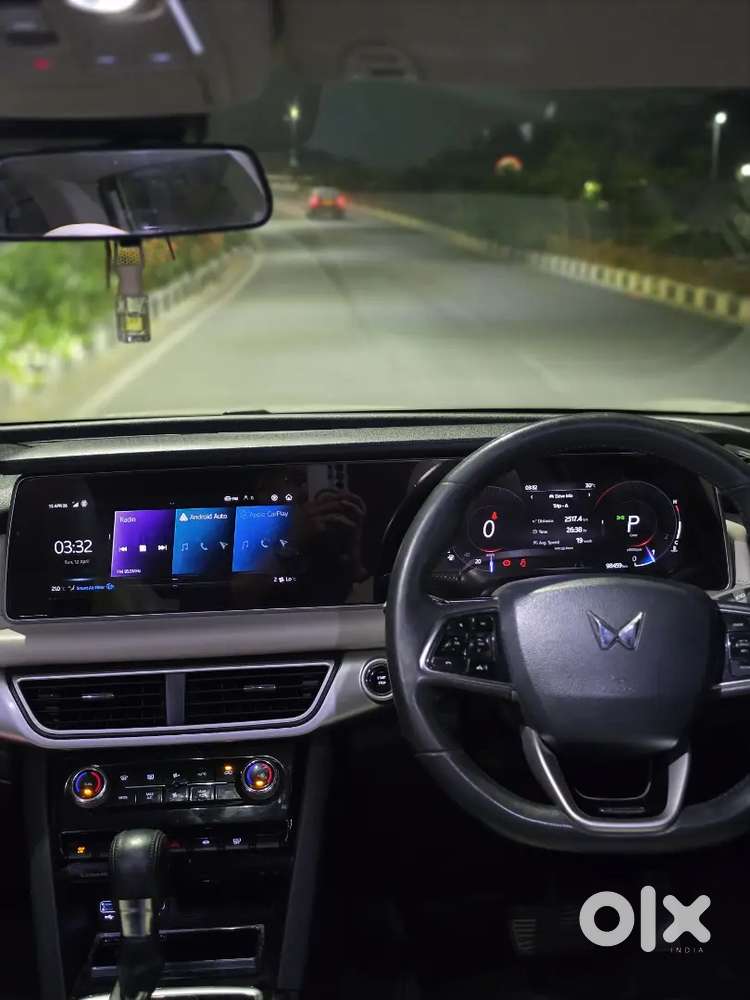 Xuv700 Ax7l Automatic. First Owner, Doctor Driven. Petrol - Like New.