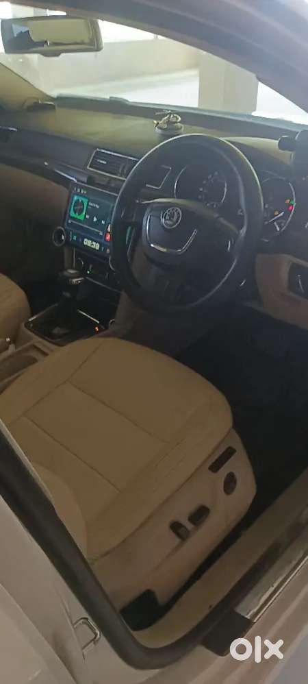 Skoda Superb Elegance 2012