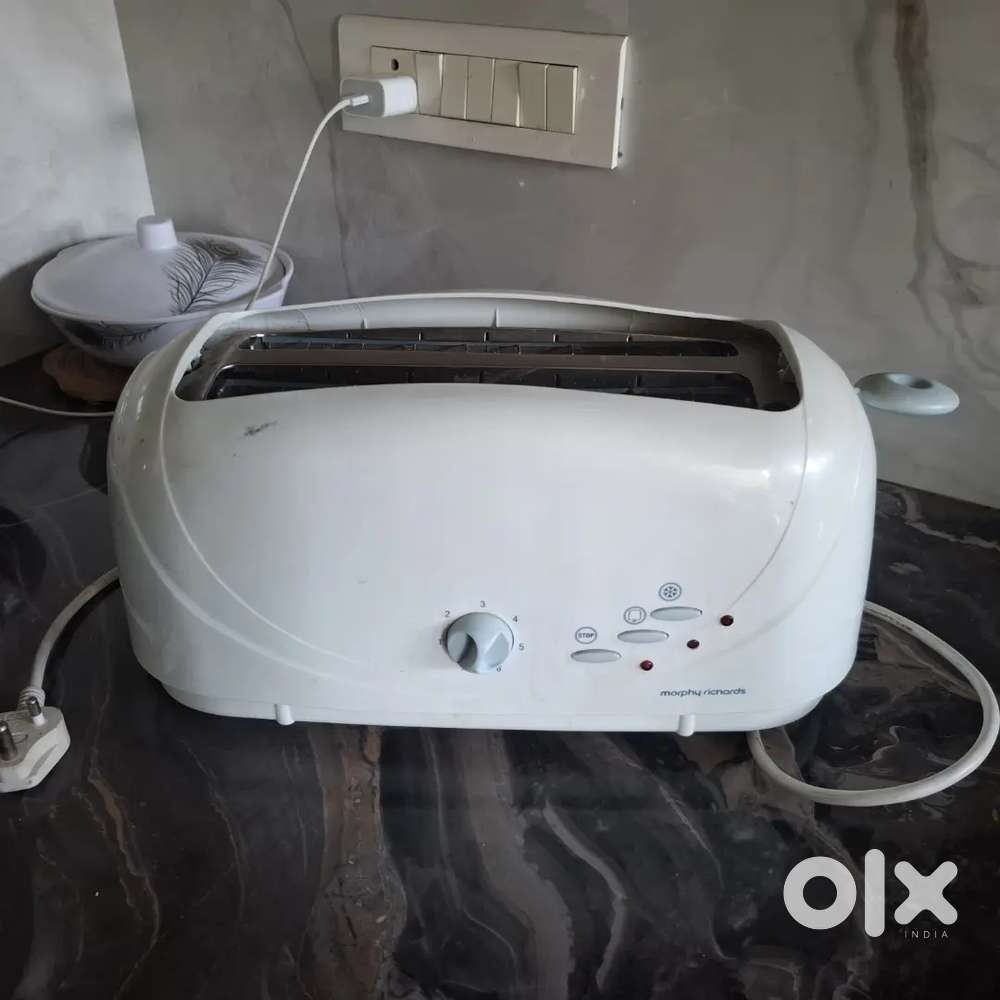 Morphy Richards 4-Slice Pop-Up Toaster in Excellent Condition