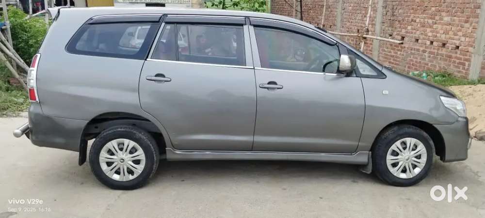 Toyota Innova 2013 Diesel 93000 Km Driven