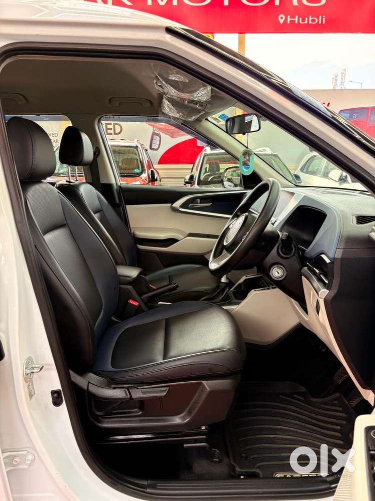 Kia Carens G 1.5 6mt Premium (o) 7-seater, 2024, Petrol