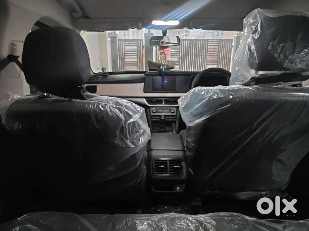 Brand New Mahindra Xuv700,petrol,2024 Model, 1st Owner,