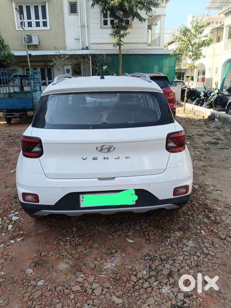 Hyundai Venue Petrol 2022