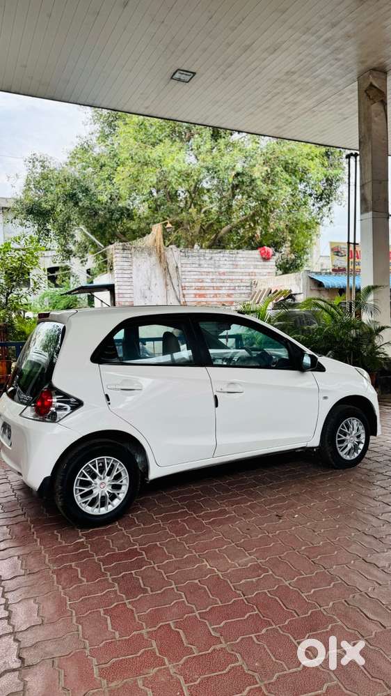 Honda Brio Petrol 2013 Car