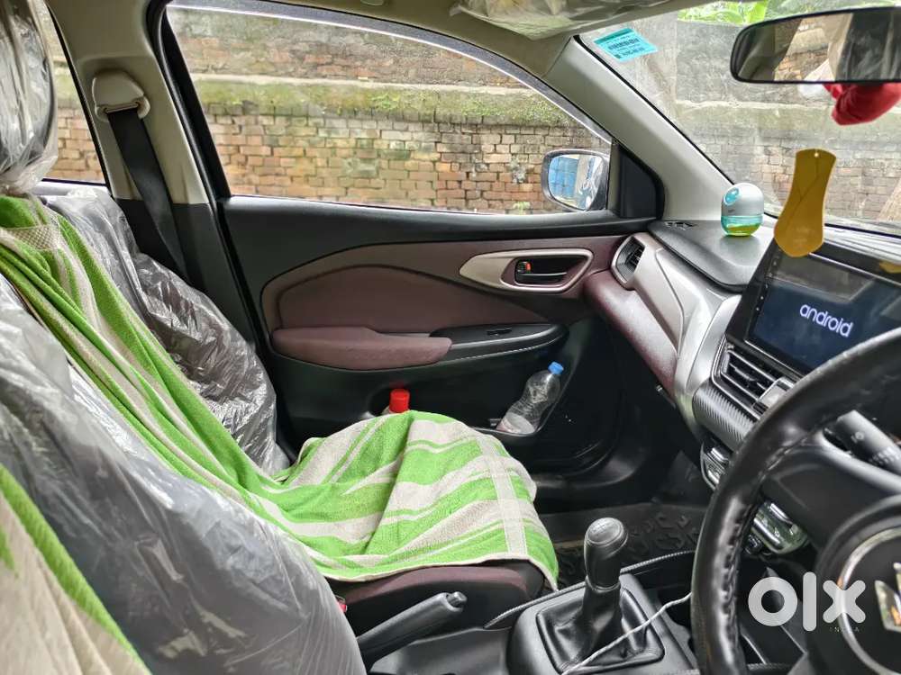 Maruti Suzuki Fronx 1.2 Mt 2024