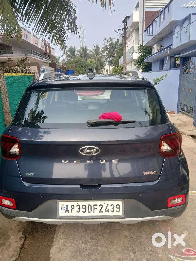Hyundai Venue 2019 Petrol Well Maintained