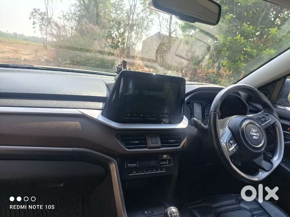 Maruti Suzuki Brezza 2024 Petrol Good Condition,low Range Running