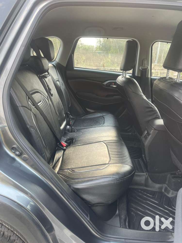 Maruti Suzuki Vitara Brezza G Smart Hybrid Alpha, 2025, Petrol