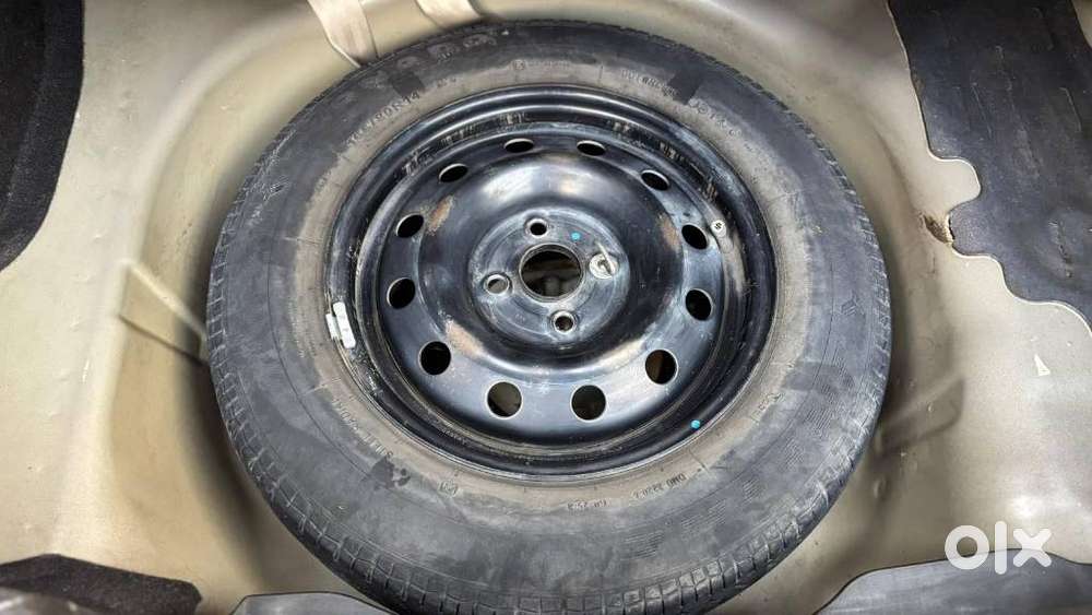 Maruti Suzuki Swift Dzire 1.2 Vxi Bsiv, 2014, Petrol