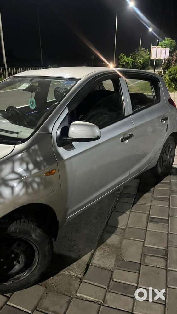 Hyundai Petrol+ Cng  2012 Car