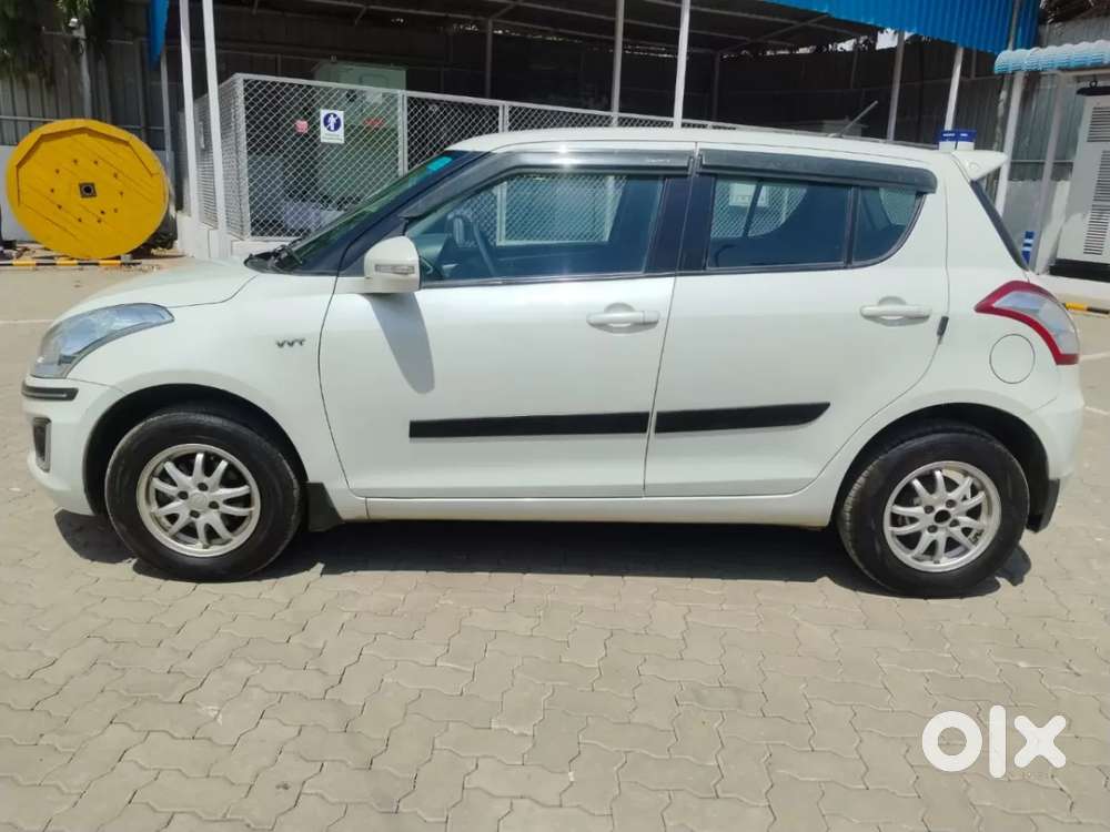 Maruti Suzuki Swift Vxi 1.2 Abs Bs-iv, 2017, Petrol