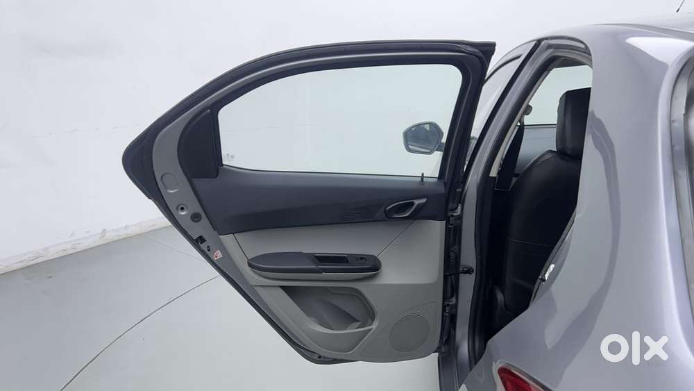 Tata Tiago Xza, 2019, Petrol