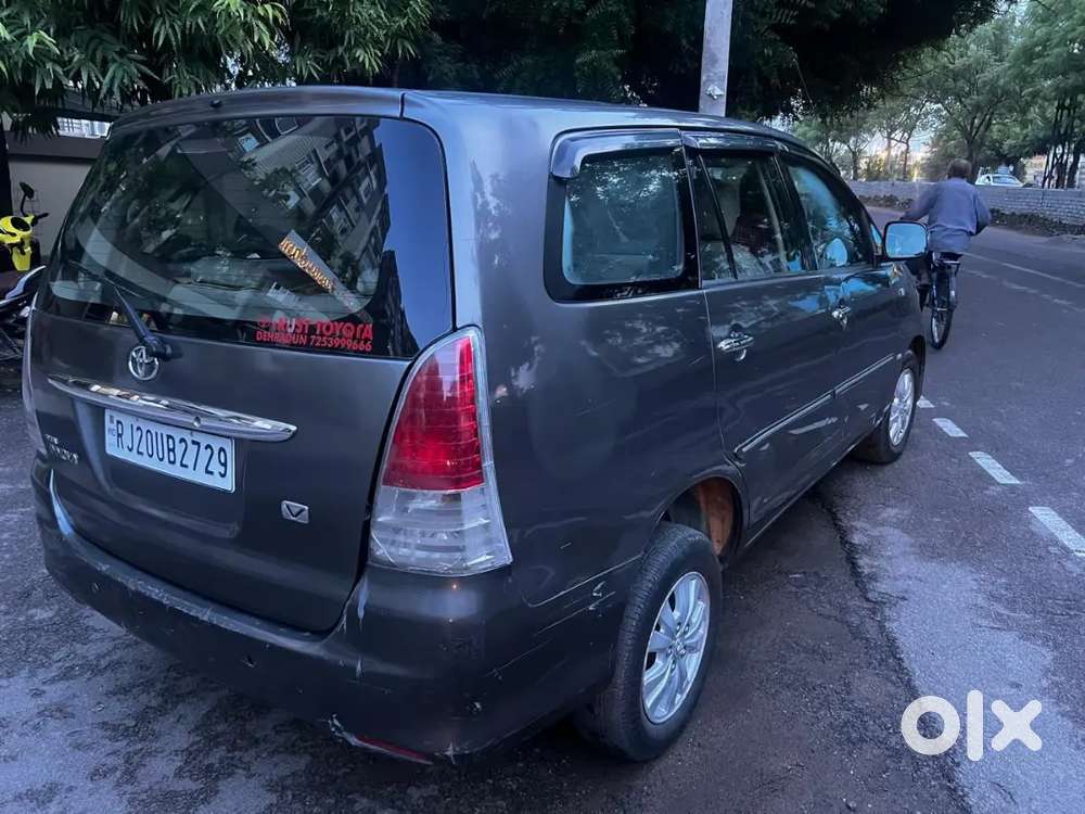 Toyota Innova 2011 Diesel 378000 Km Driven