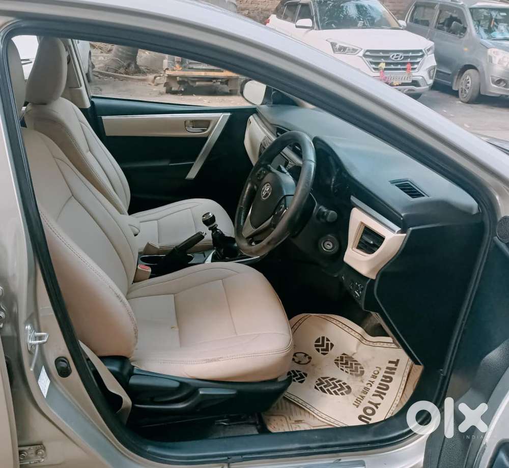 Toyota Corolla Altis 1.8 J, 2016, Petrol