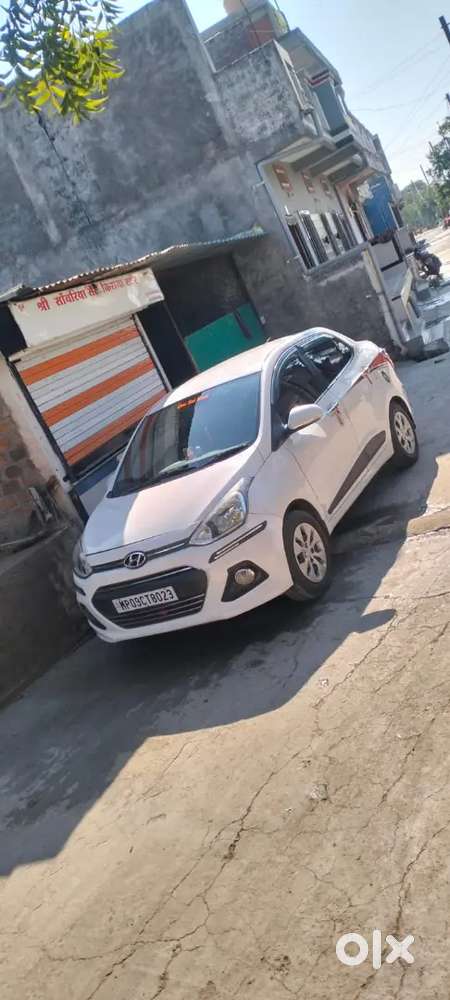 Hyundai Xcent 2017 Petrol 90000 Km Driven