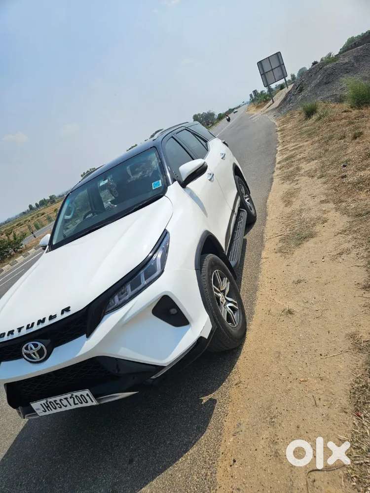 Toyota Fortuner Legender 2020 Variant