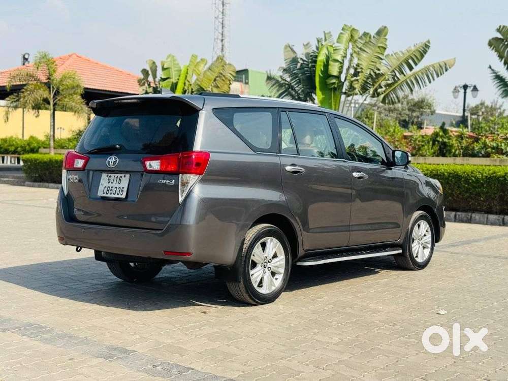 Toyota Innova Crysta 2.8 Zx At 7 Seater, 2016, Diesel