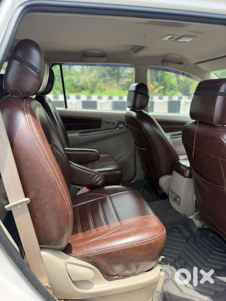 Toyota Innova 2.5 G (diesel) 7 Seater Bs Iv, 2014, Diesel