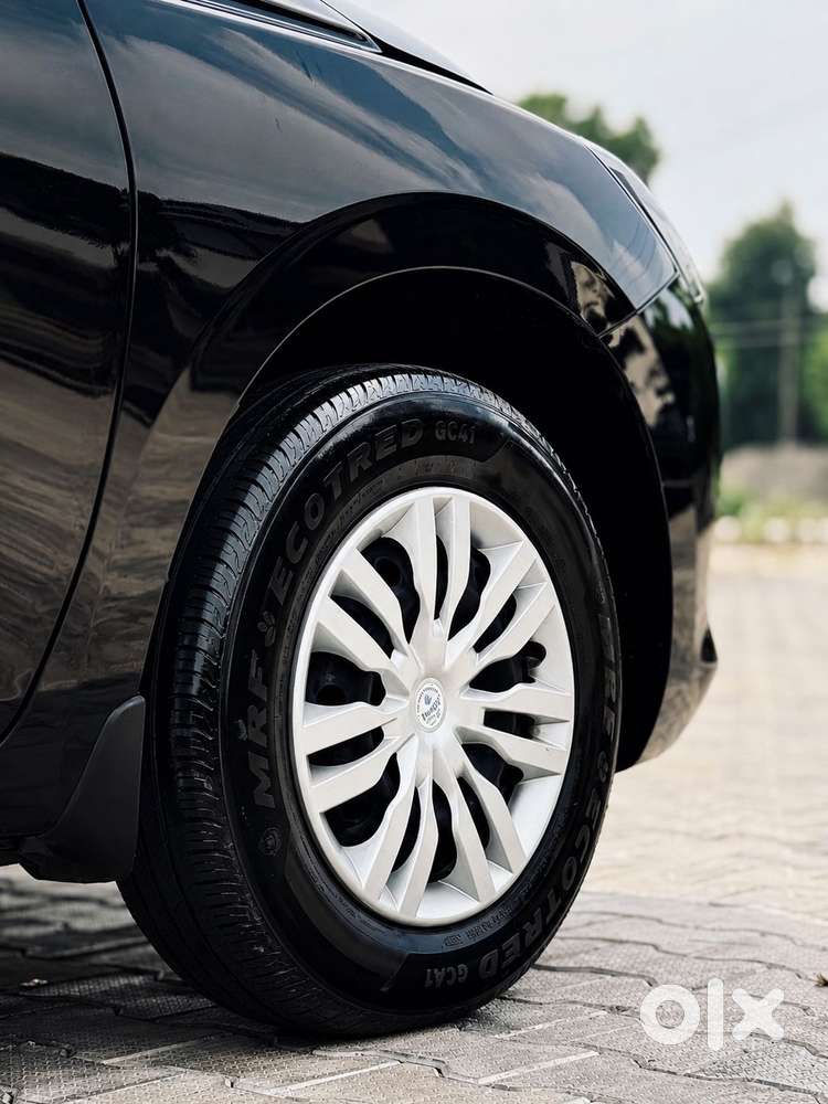 Maruti Suzuki New-gen Swift Vxi, 2025, Petrol