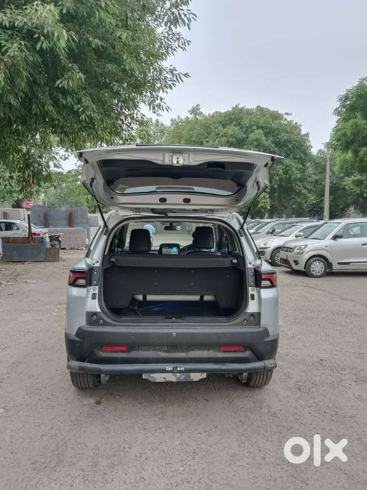 Maruti Suzuki Vitara Brezza 1.5 Lxi, 2024
