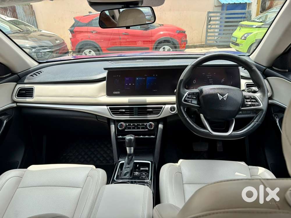 Mahindra Xuv700 2.2 Ax 7 Diesel Mt Luxury Pack Str, 2023, Diesel